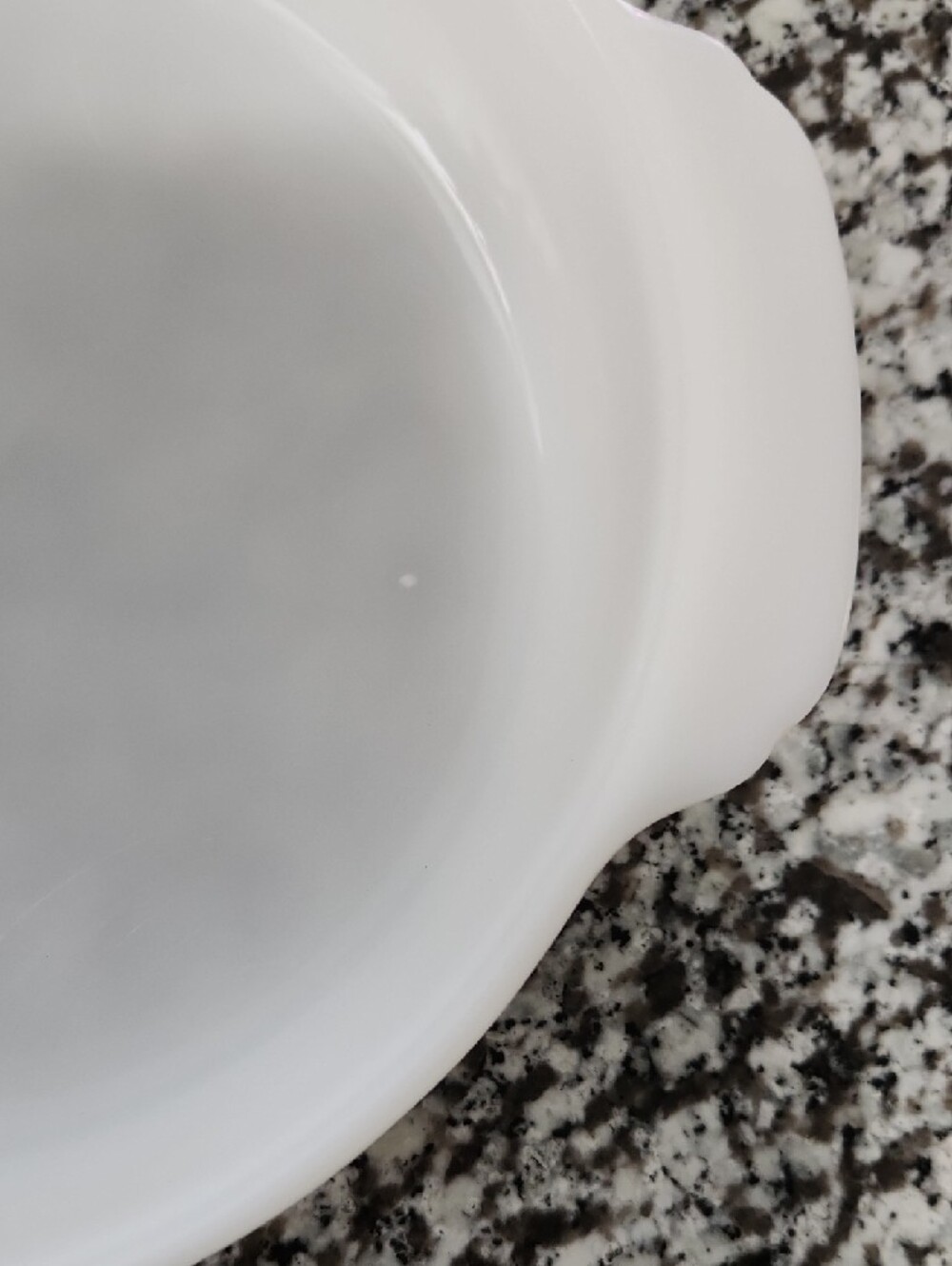 Vintage 1960s Fire-King Golden Wheat Pattern Milk Glass Casserole Dish 8" - Picture 5 of 13